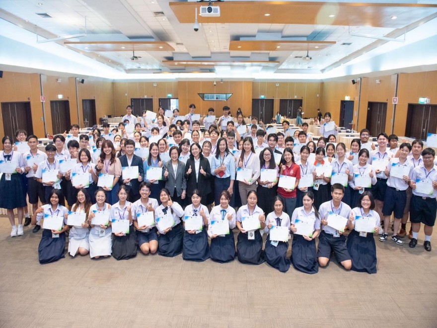 2 นักวิจัยรุ่นเยาว์ โครงการ วมว. - มพ. ฝึกทักษะวิจัย สัมผัสประสบการณ์จริงในการทำงานวิจัย